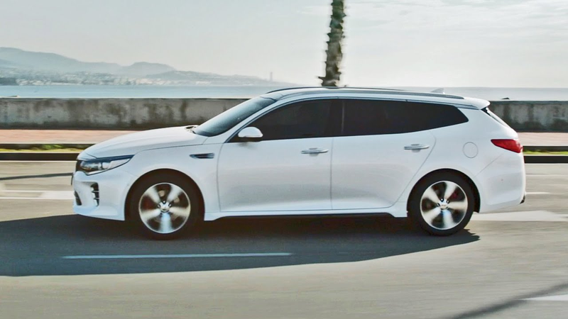 Illustration for article titled Anyone else think the Regal Wagon looks exactly like the Kia Optima Wagon?